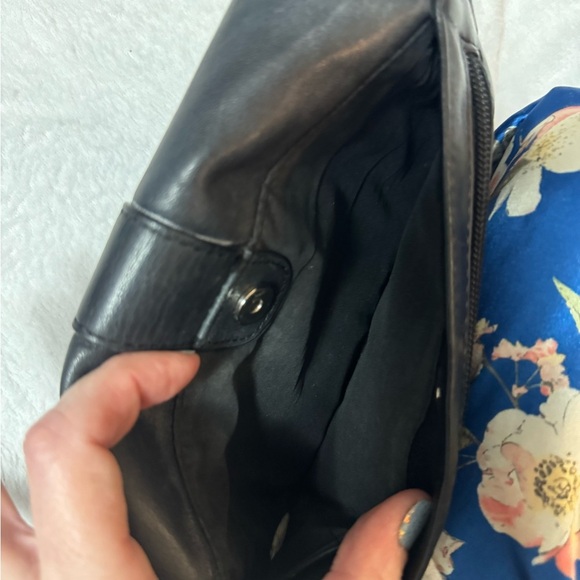 Gianni Bini Black Bag with Silver Detail - Picture 4 of 15